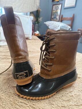 Sporto Brown and Black Lace-Up Duck Boots